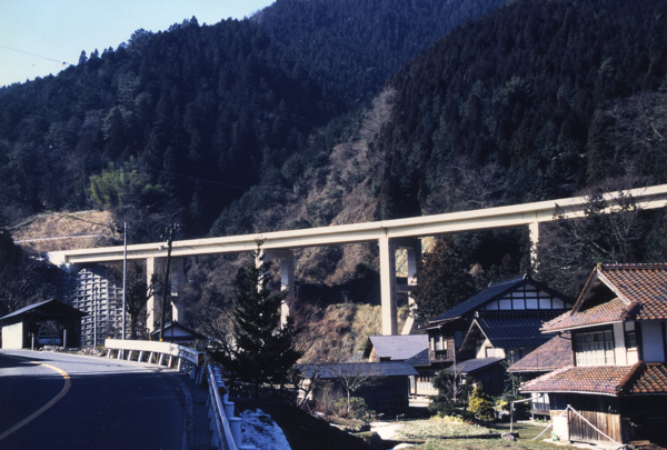 中国自動車道上萩原高架橋