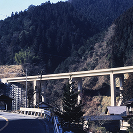 中国自動車道上萩原高架橋