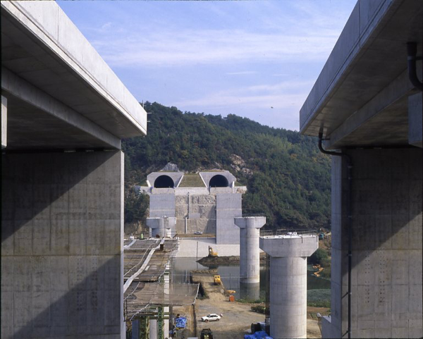 山陽自動車道船穂