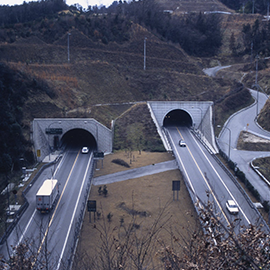 Phía đông đường hầm Irino của đường cao tốc Sanyo